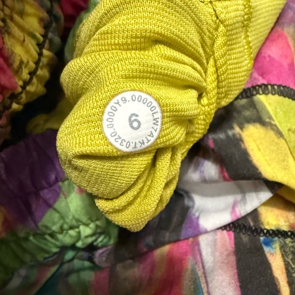 Lululemon Hotty Hot Short II *Long 4"
Catalyst Multi - Picture 3 of 3